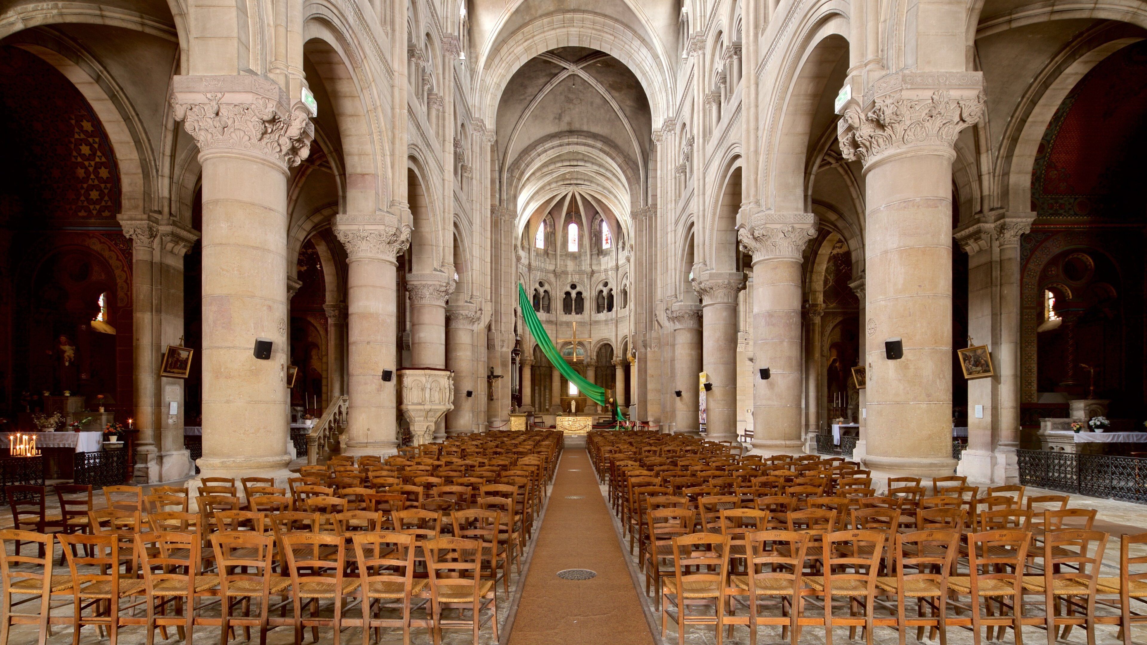 Macon featuring a church or cathedral, heritage elements and interior views