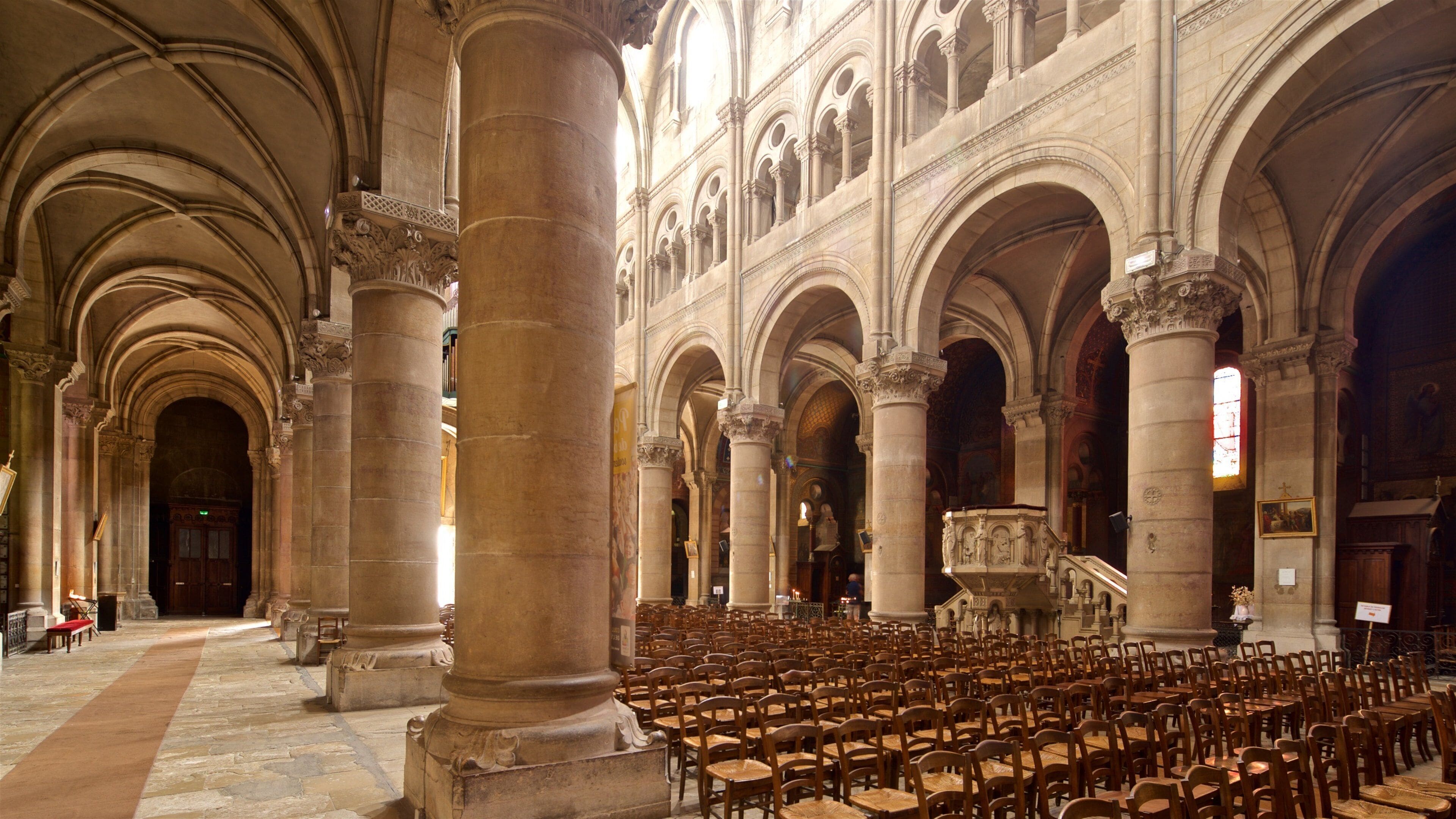 Eglise Saint-Pierre showing interior views, a church or cathedral and heritage elements