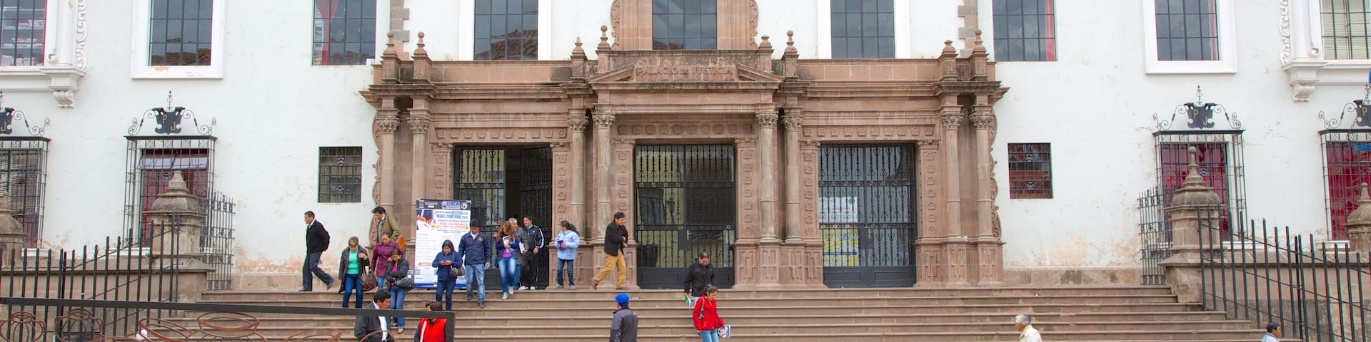 Cusco - Machu Picchu mostrando cenas de rua assim como um grande grupo de pessoas