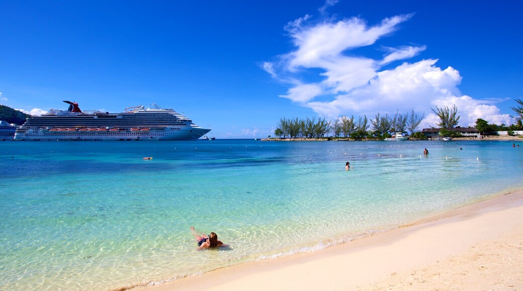 Ocho Rios showing general coastal views, tropical scenes and swimming