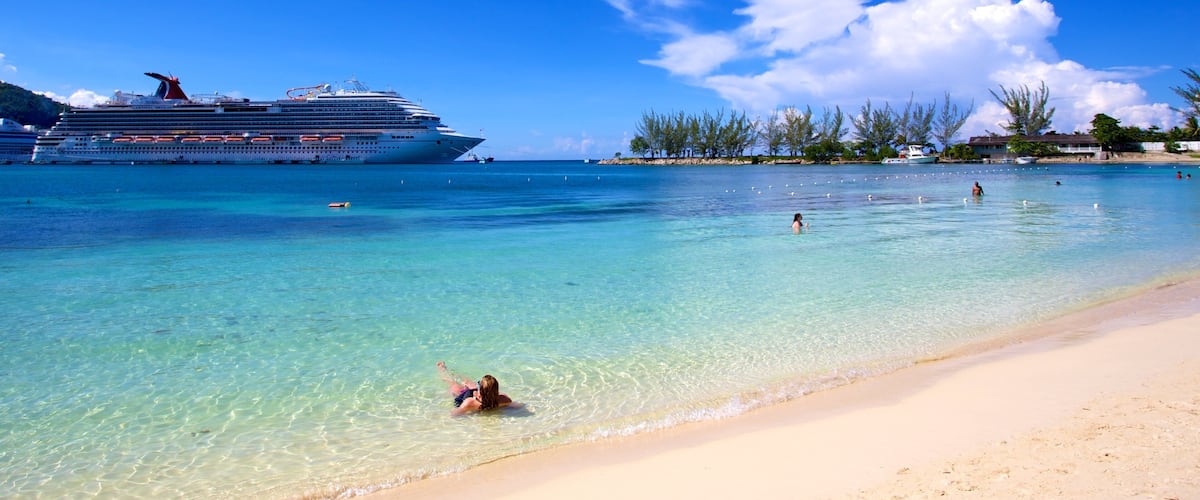 Ocho Rios showing general coastal views, tropical scenes and swimming