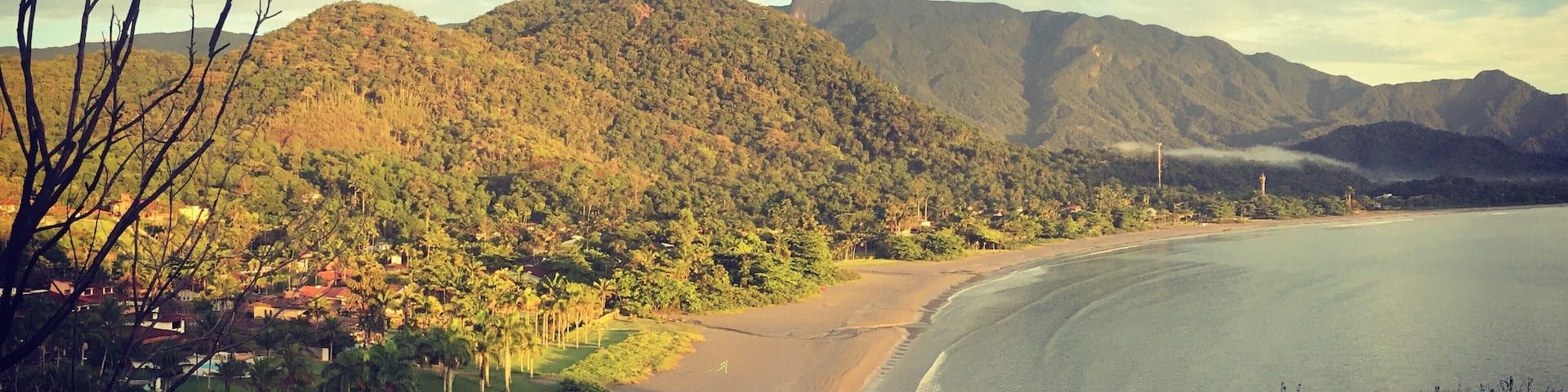 #LifeAtExpedia
At #Praiavermelha in the city of #Ubatuba have good waves for surf!