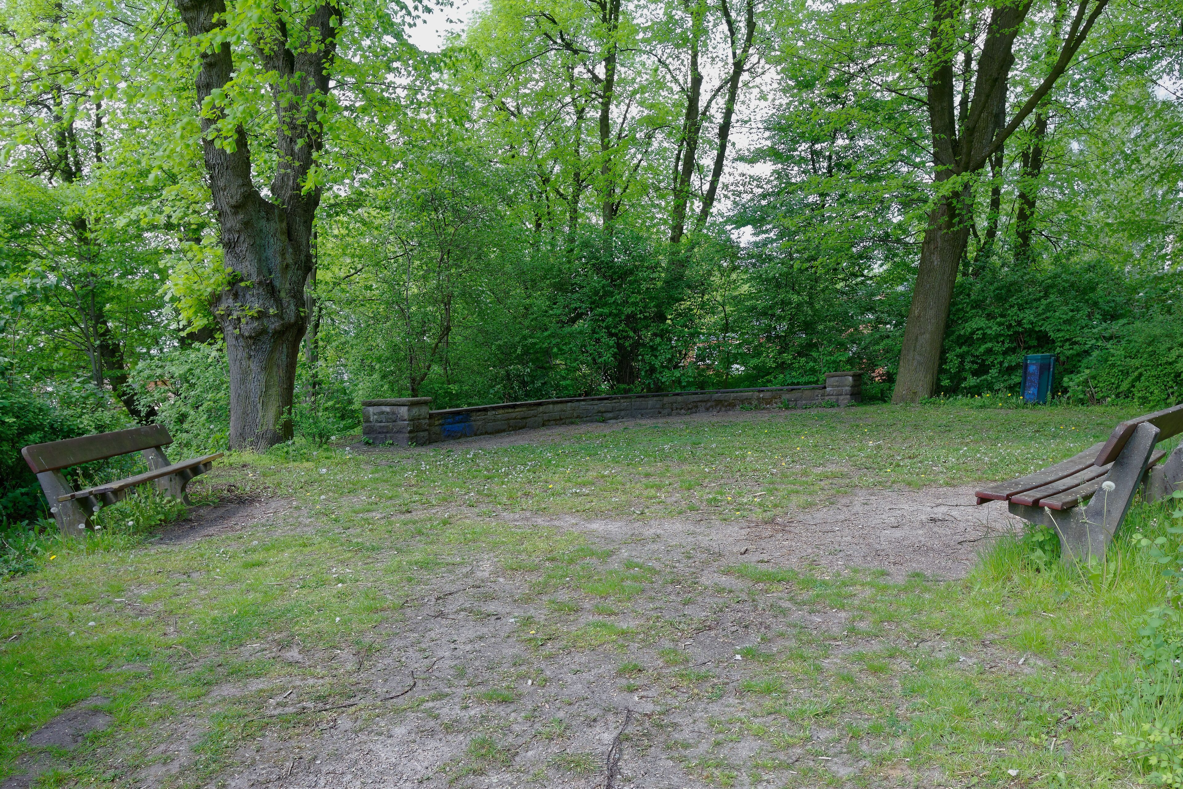 This is a photograph of an architectural monument. It is on the list of cultural monuments of Hamburg, no. 20884