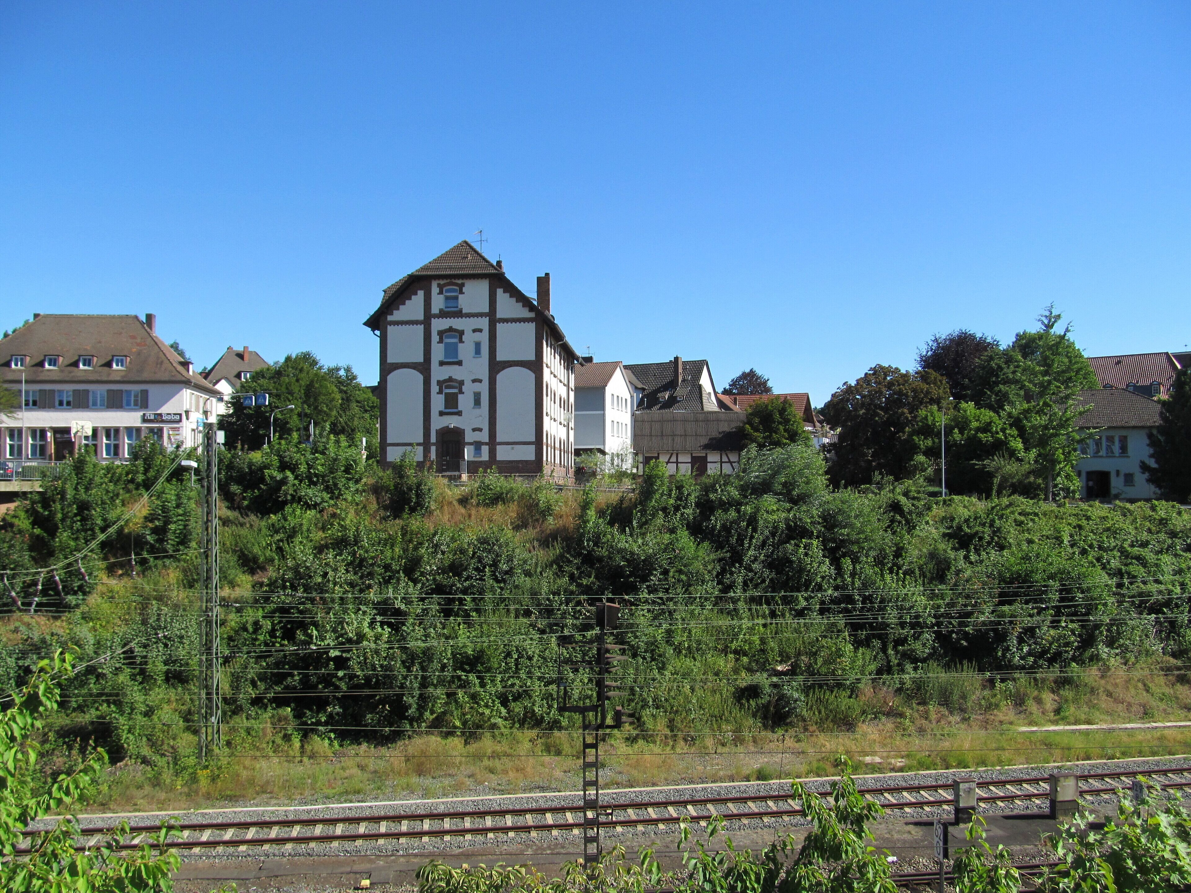 Blick von der Bahnhofstraße auf das Haus Stephanstraße 2-4 in Treysa