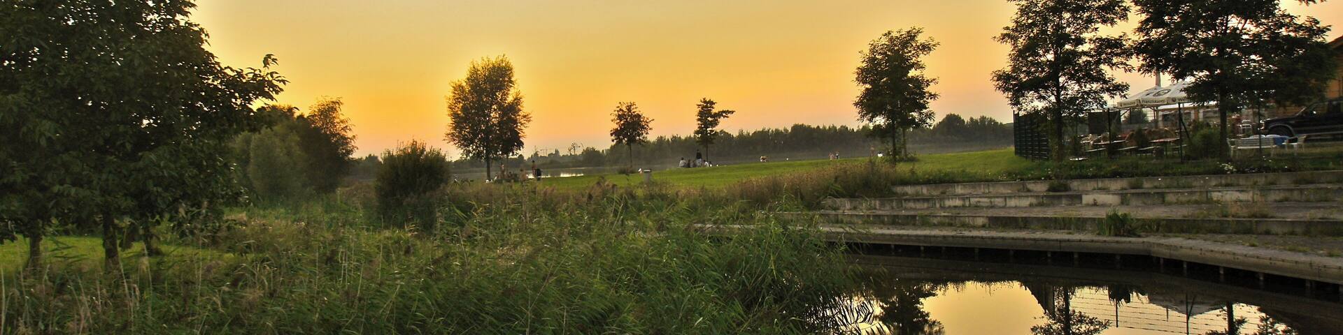 Hamburg (Neuallermöhe), Germany: The Möwenfleet at sunset