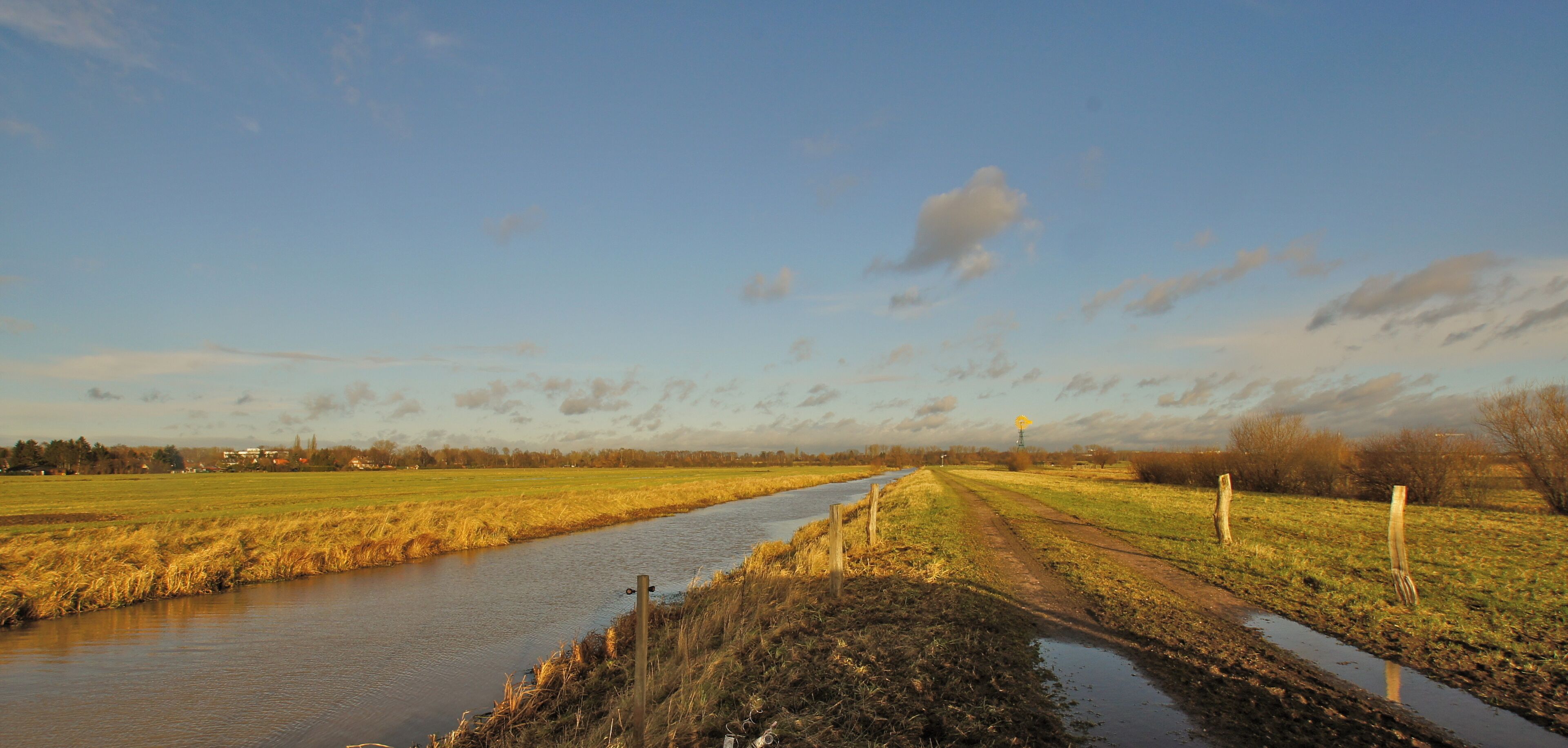 Hamburg (Allerm öhe), Germany: Hauptentwässerungsgraben Allermöhe