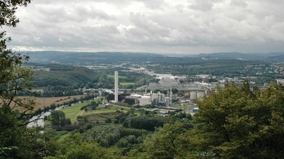 Blick von der Ruine Hohensyburg nach Hagen; Lenne und Hagen-Bathey