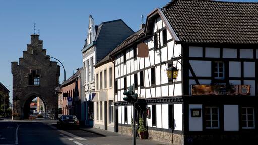 historisches Fachwerkhaus am Stadttor Herriger Tor