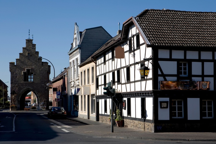historisches Fachwerkhaus am Stadttor Herriger Tor