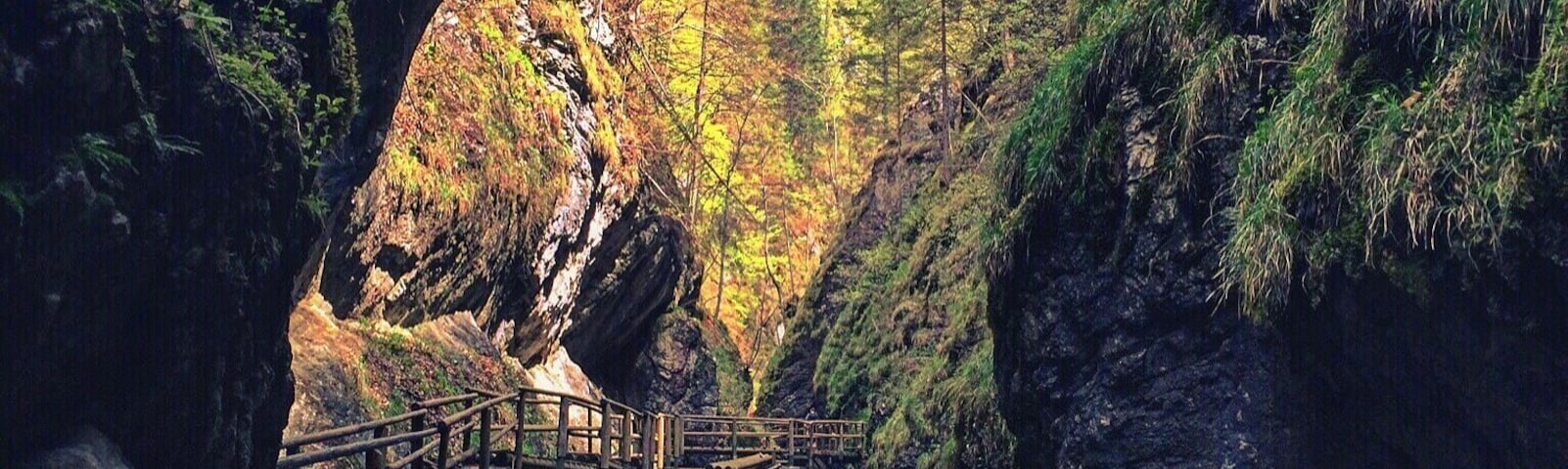 Very nice hiking place for a whole day! 
There is a restaurant in the middle of the path.
