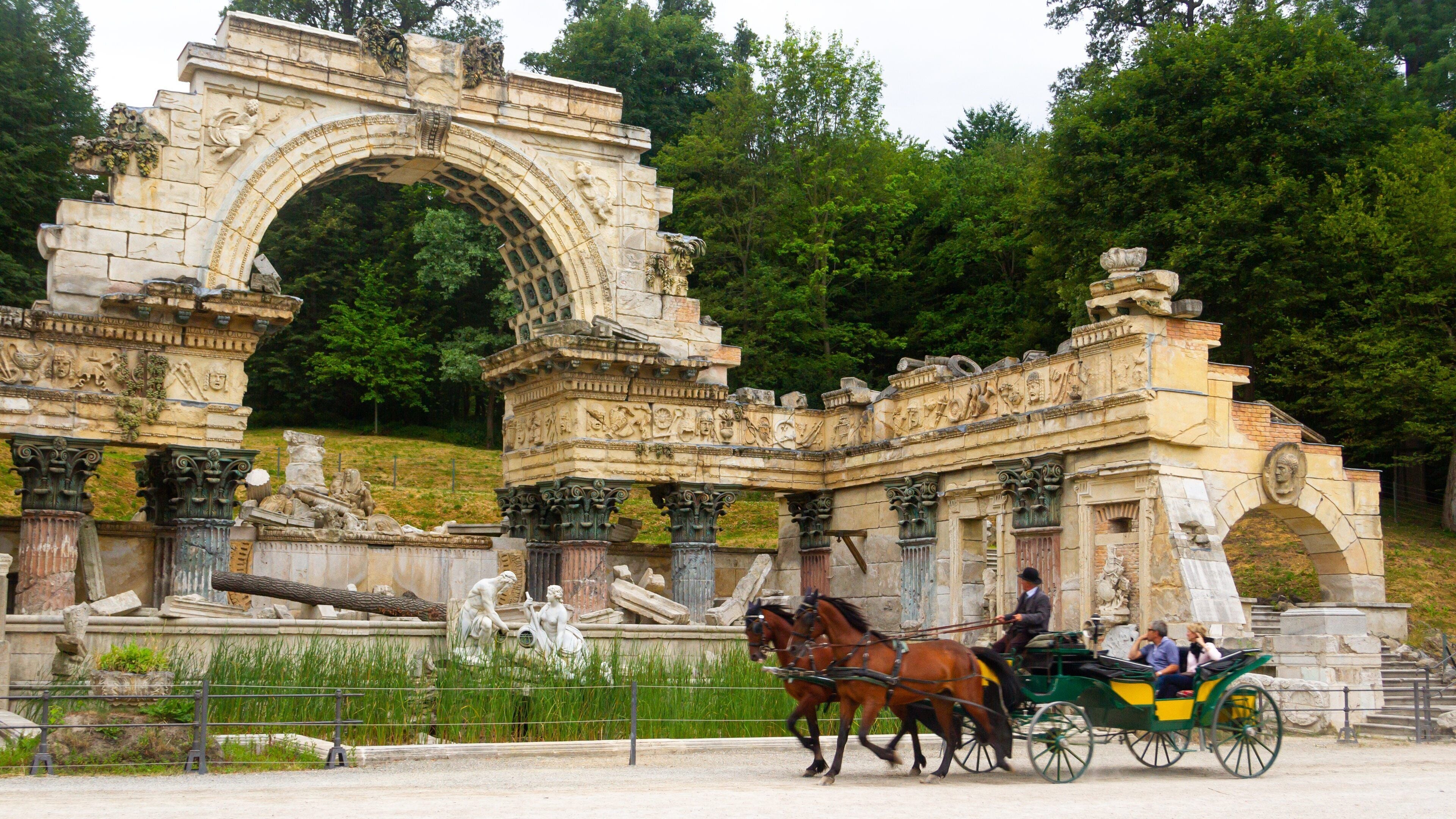 Schönbrunn which includes heritage elements and land animals