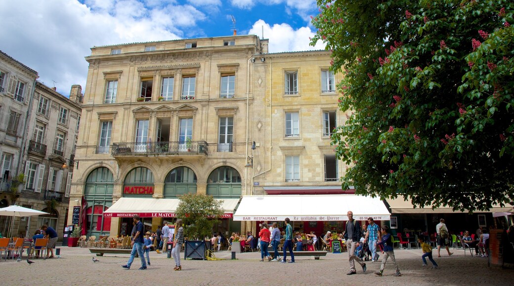 Bordeaux showing shopping and a square or plaza