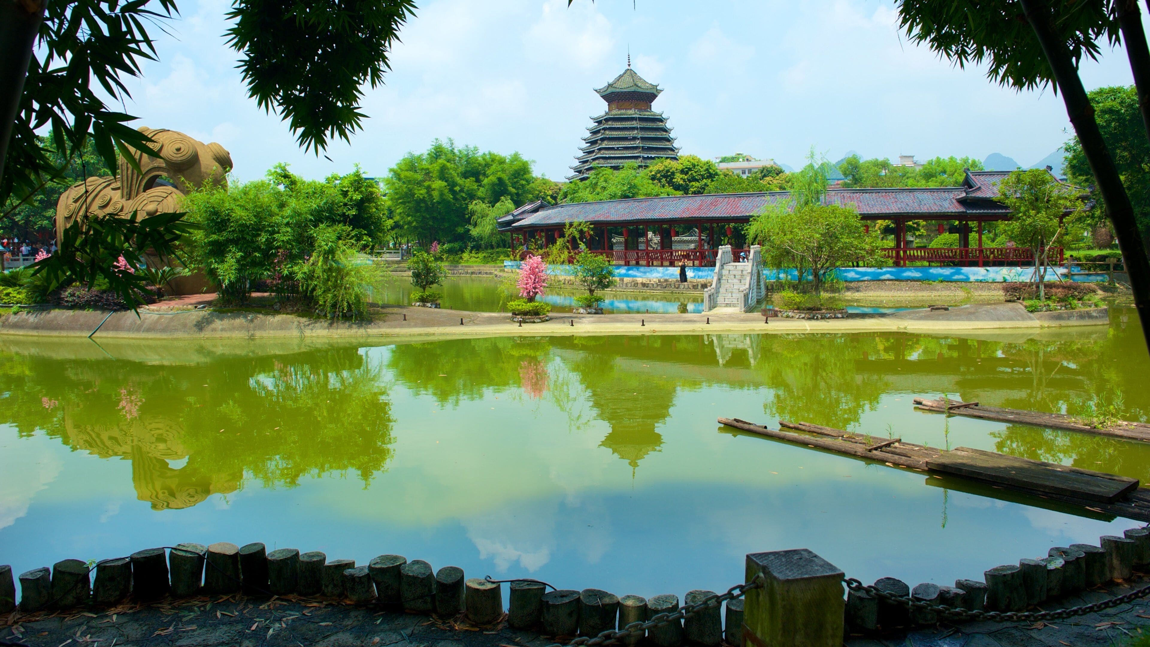 Guilin showing a garden and a pond
