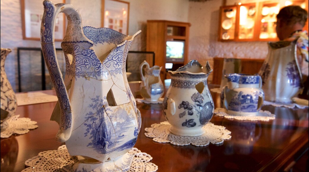 Norfolk Island showing heritage elements and interior views