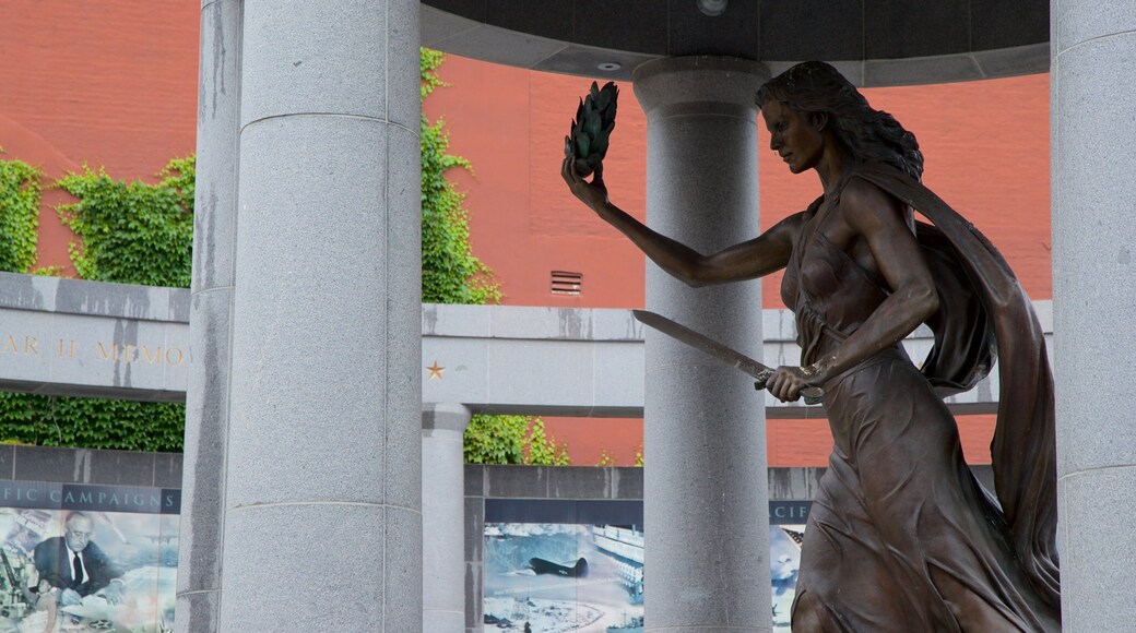 WWII Memorial which includes a statue or sculpture
