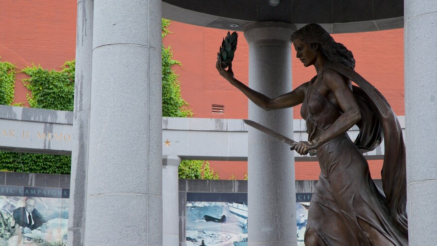 WWII Memorial which includes a statue or sculpture