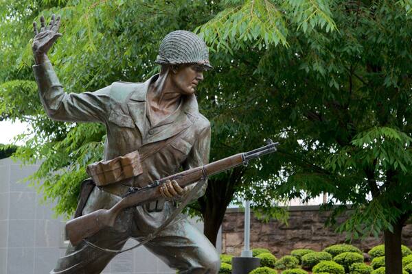 中央ニュー ジャージー 表示 像あるいは彫刻 と ミリタリー アイテム