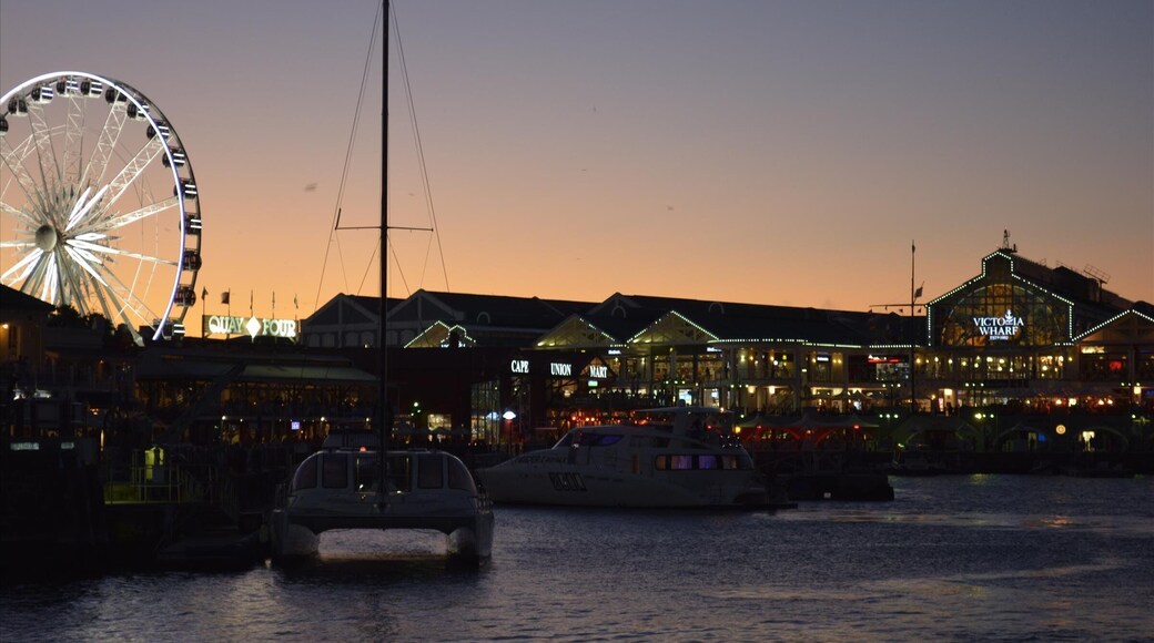 Caption---- dusk over Victoria Wharf, Table Bay, South Africa