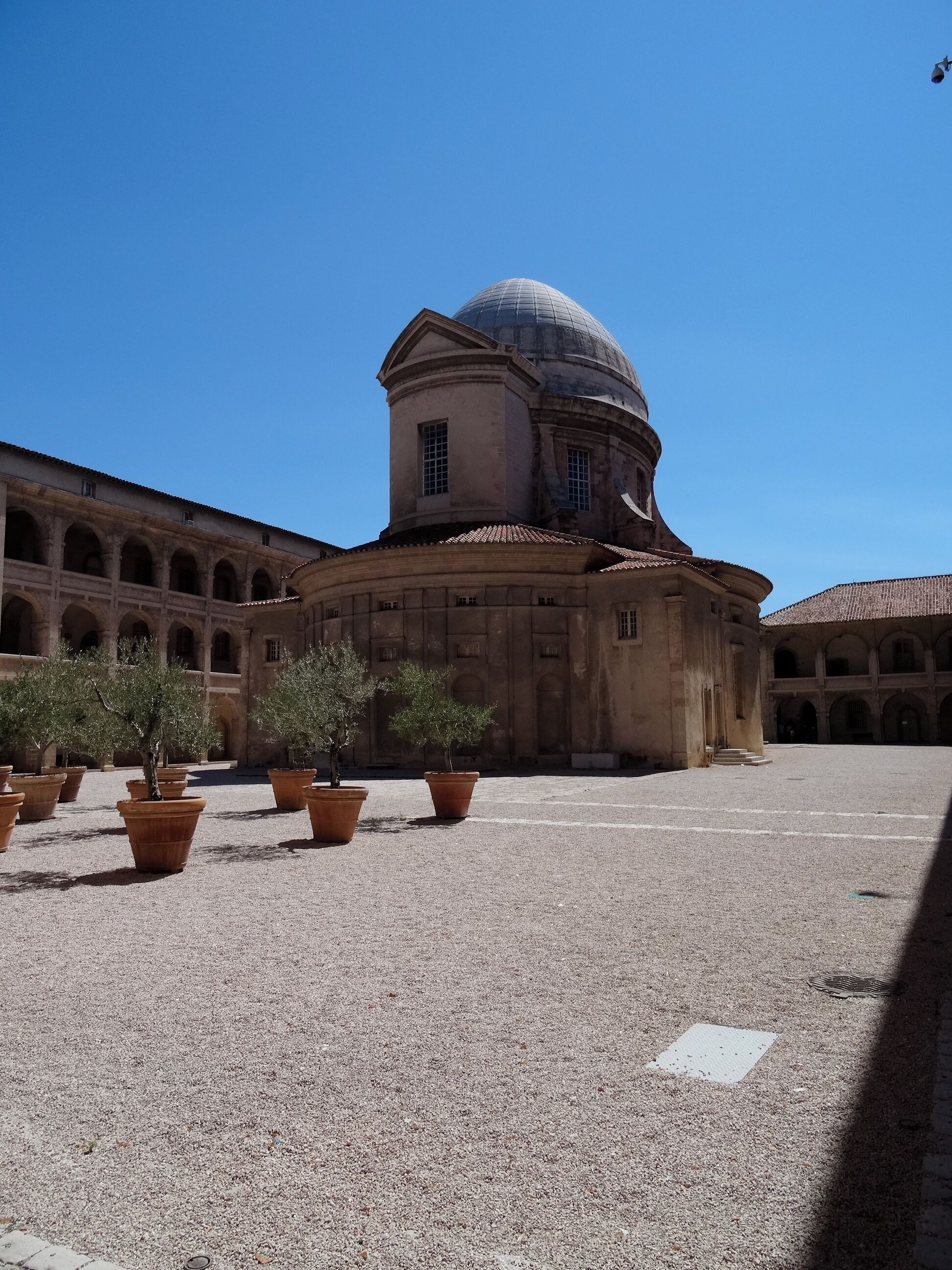 This building is indexed in the Base Mérimée, a database of architectural heritage maintained by the French Ministry of Culture, under the reference PA00081331 .
