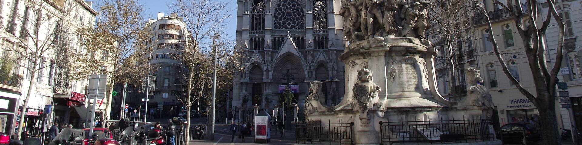 Chapitre | Cours Franklin Roosevelt The Saint-Vincent-de-Paul Church is located at the top of the Canebière which nickname is Église des Réformés. It owes its name to the current site of a former chapel of the Reformed Augustinians. Arch. François Reybaud (until 1862) and Father Joseph-Guillaume Pougnet 1855-86.