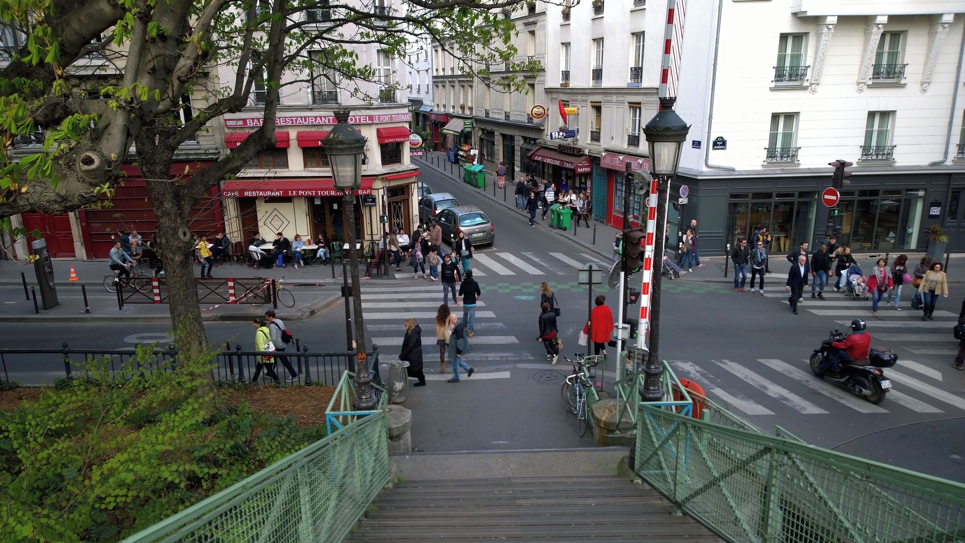 Pont tournant de la Grange-aux-Belles, canal Saint-Martin
