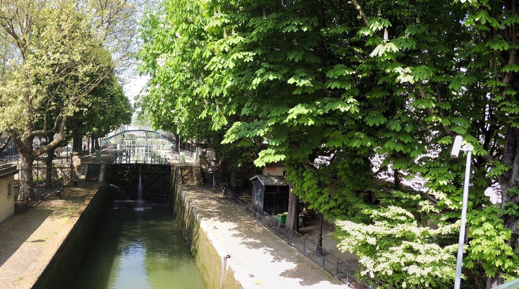 Paris longeant le canal St Martin-019