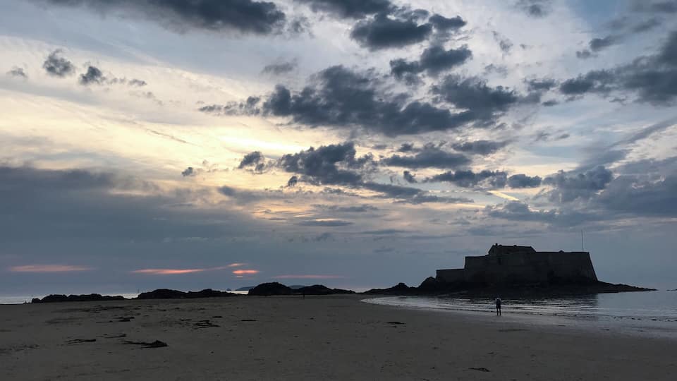 Evening sky over the beach at St Malo 🇫🇷