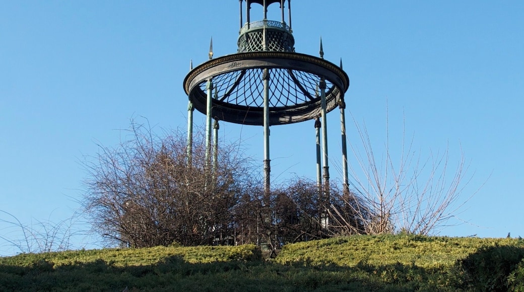 Gloriette at the top of the vegetal labyrinth of the Jardin des Plantes of Paris, by Edme Verniquet. One of the most ancient metallic building in the world (1788), built in honor to Buffon.