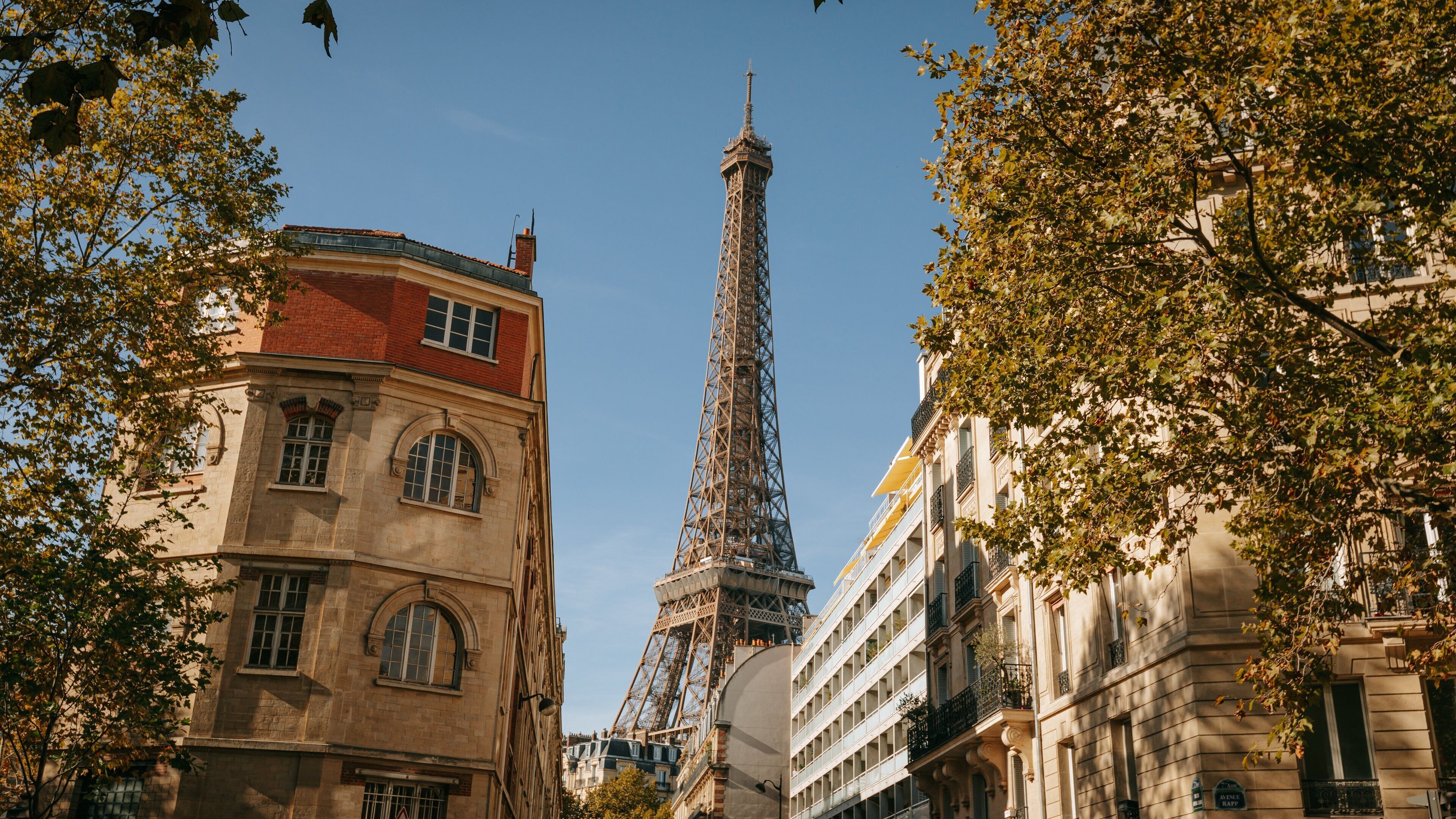 Quartier du Gros-Caillou which includes a monument