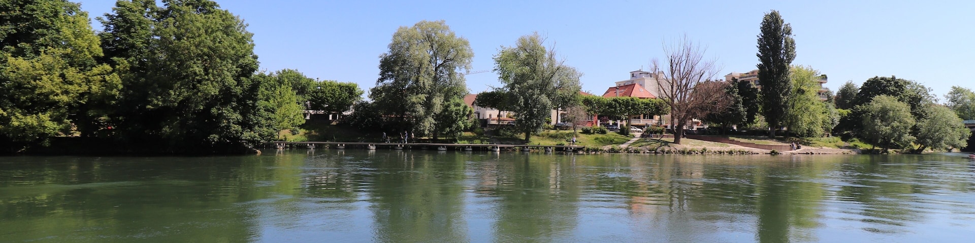 La rivière Marne et ses rives à Champigny sur Marne, ville de Champigny sur Marne, département du Val de Marne, Ile de France, France