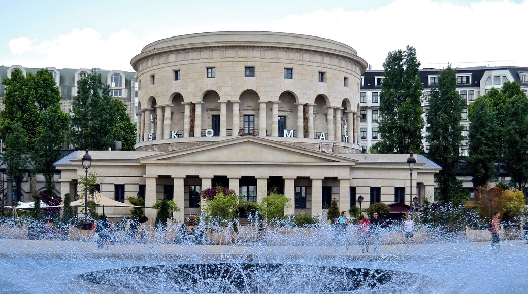 Rotonde de Villette, Place de La' Bataille de Stalingrad