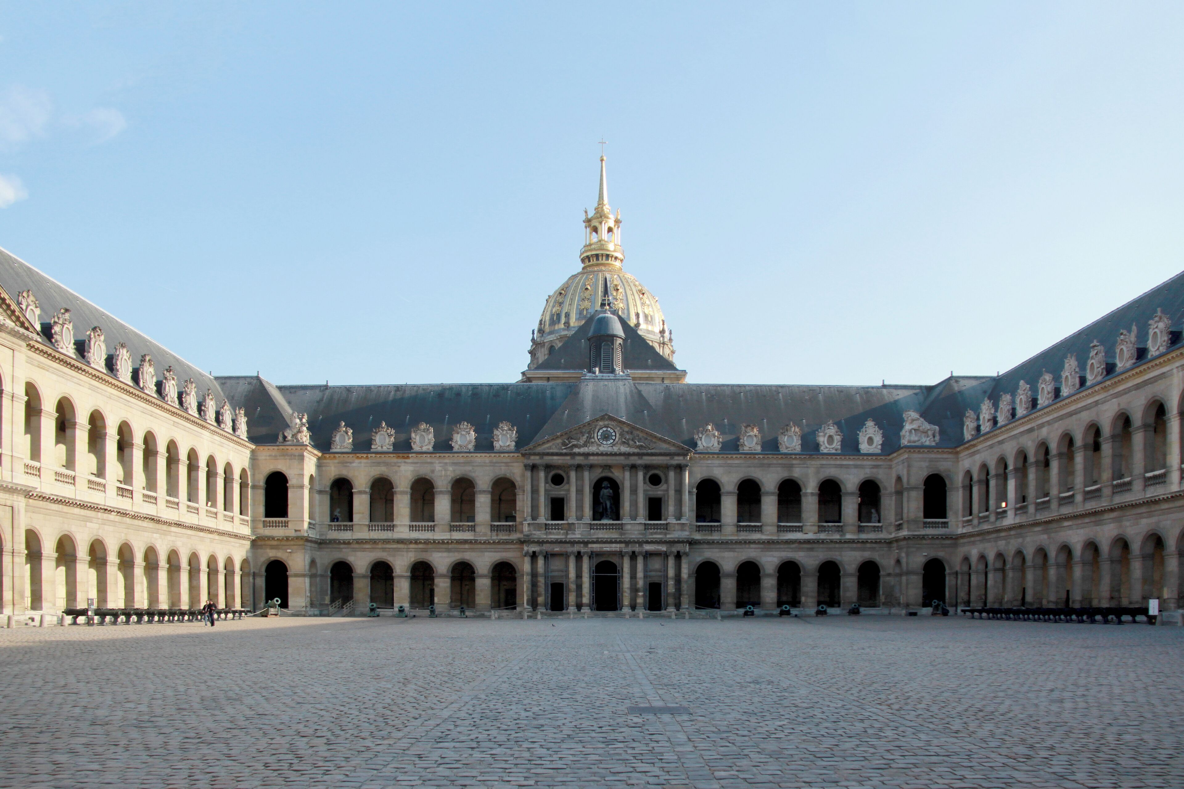 Cour d'honneur des Invalides, Paris.