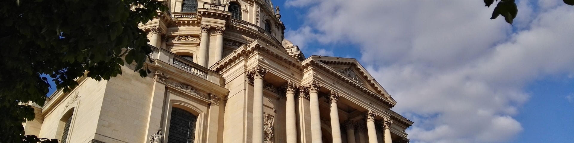 Invalides | Rue de Grenelle The Hôtel des Invalides is a complex of buildings containing museums and monuments, all relating to the military history of France, as well as a hospital and a retirement home for war veterans, the building's original purpose. The buildings house the Musée de l'Armée, the military museum of the Army of France, the Musée des Plans-Reliefs, and the Musée d'Histoire Contemporaine, as well as the Dôme des Invalides, a large church with the burial site for some of France's war heroes, most notably Napoleon Bonaparte. Arch. Libéral Bruant and Jules Hardouin-Mansart 1670-79