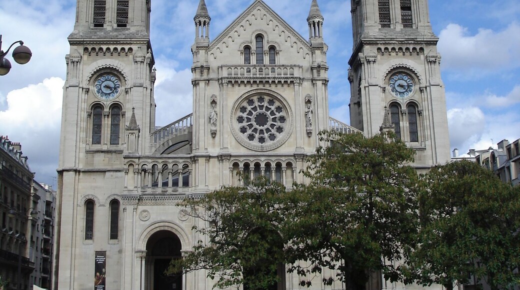 Eglise St-Ambroise; Boulevard Voltaire