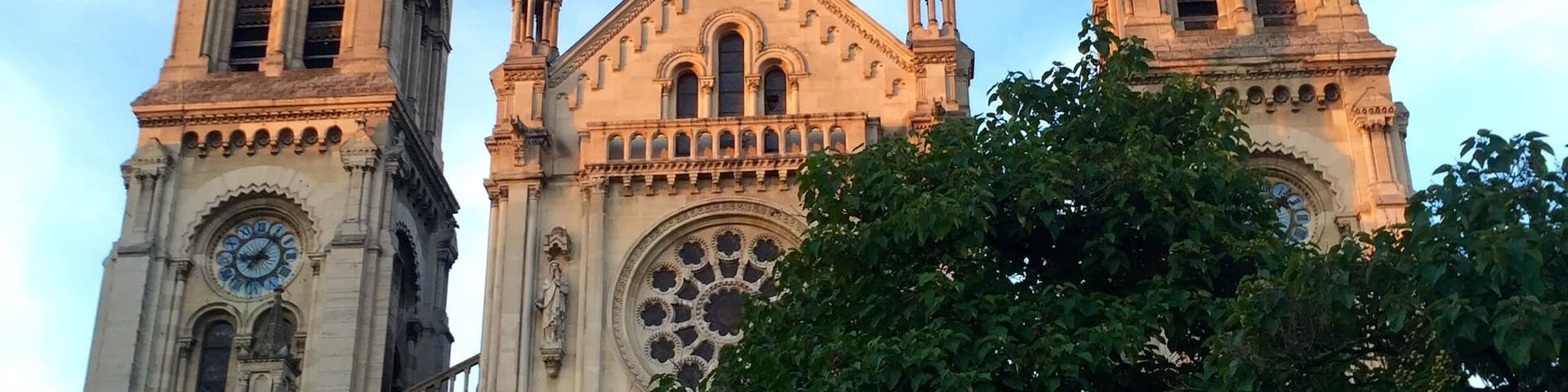 This building is indexed in the Base Mérimée, a database of architectural heritage maintained by the French Ministry of Culture, under the reference PA00086533 .