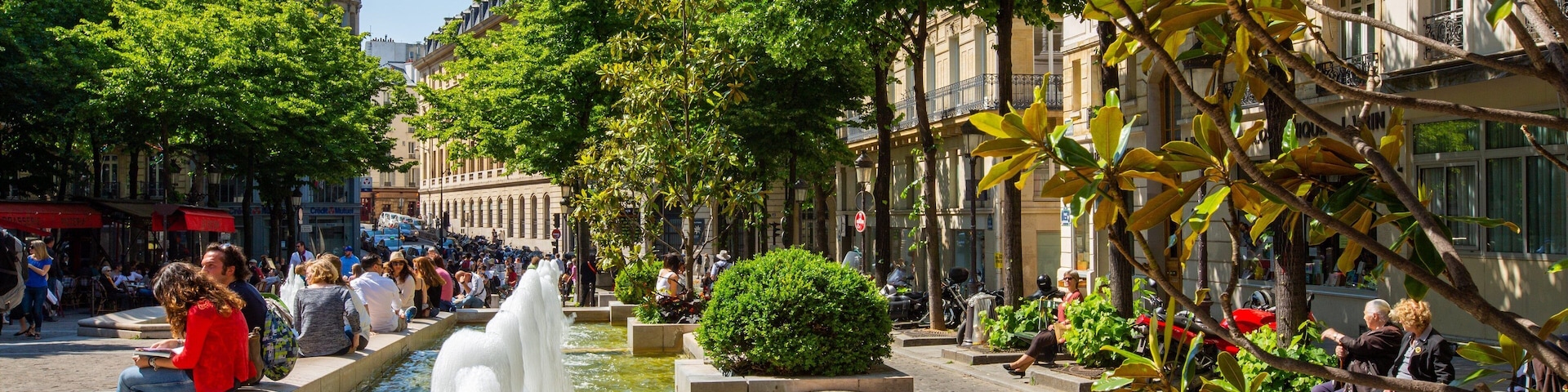Sorbonne which includes a fountain