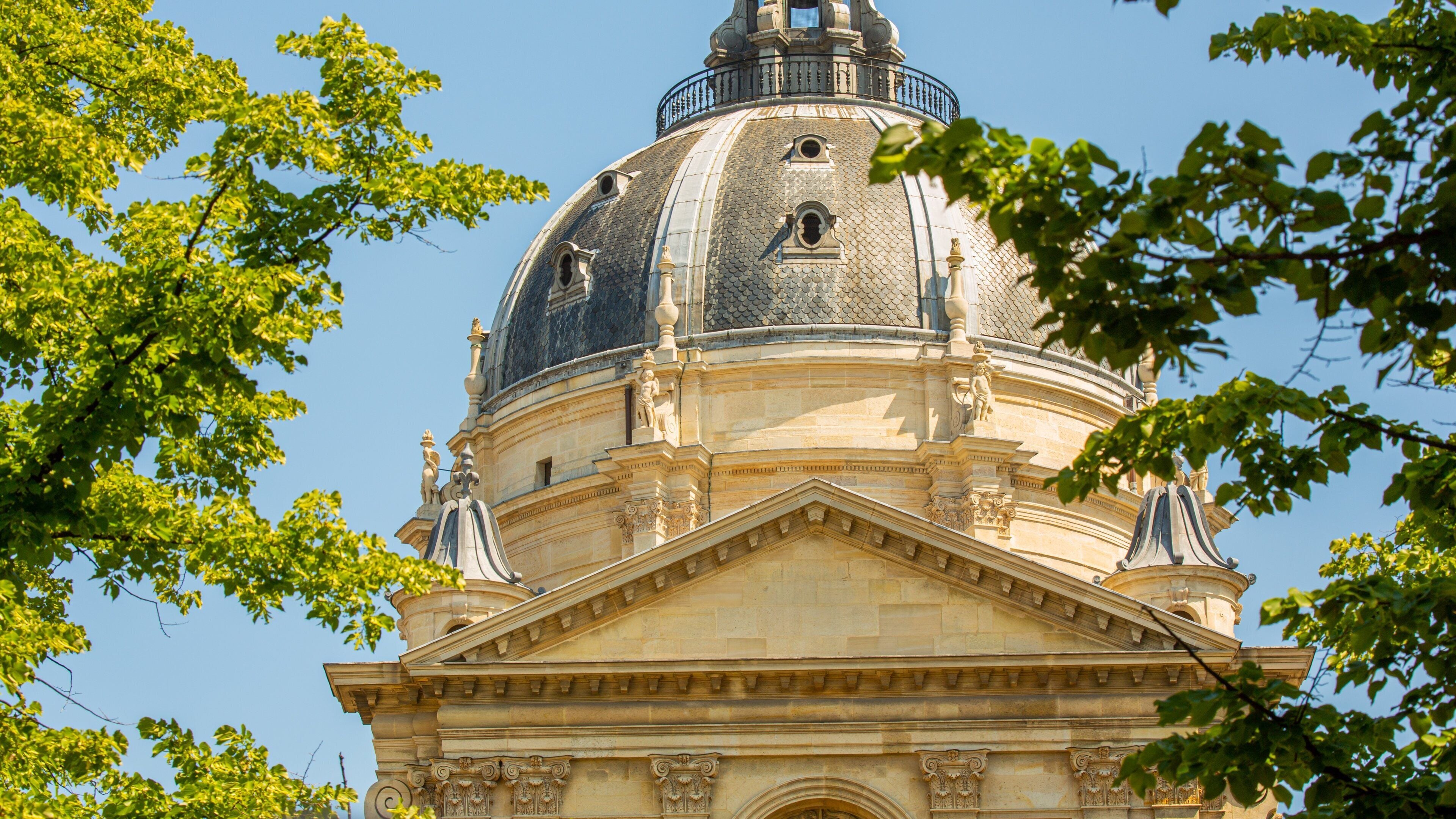 Sorbonne which includes heritage architecture