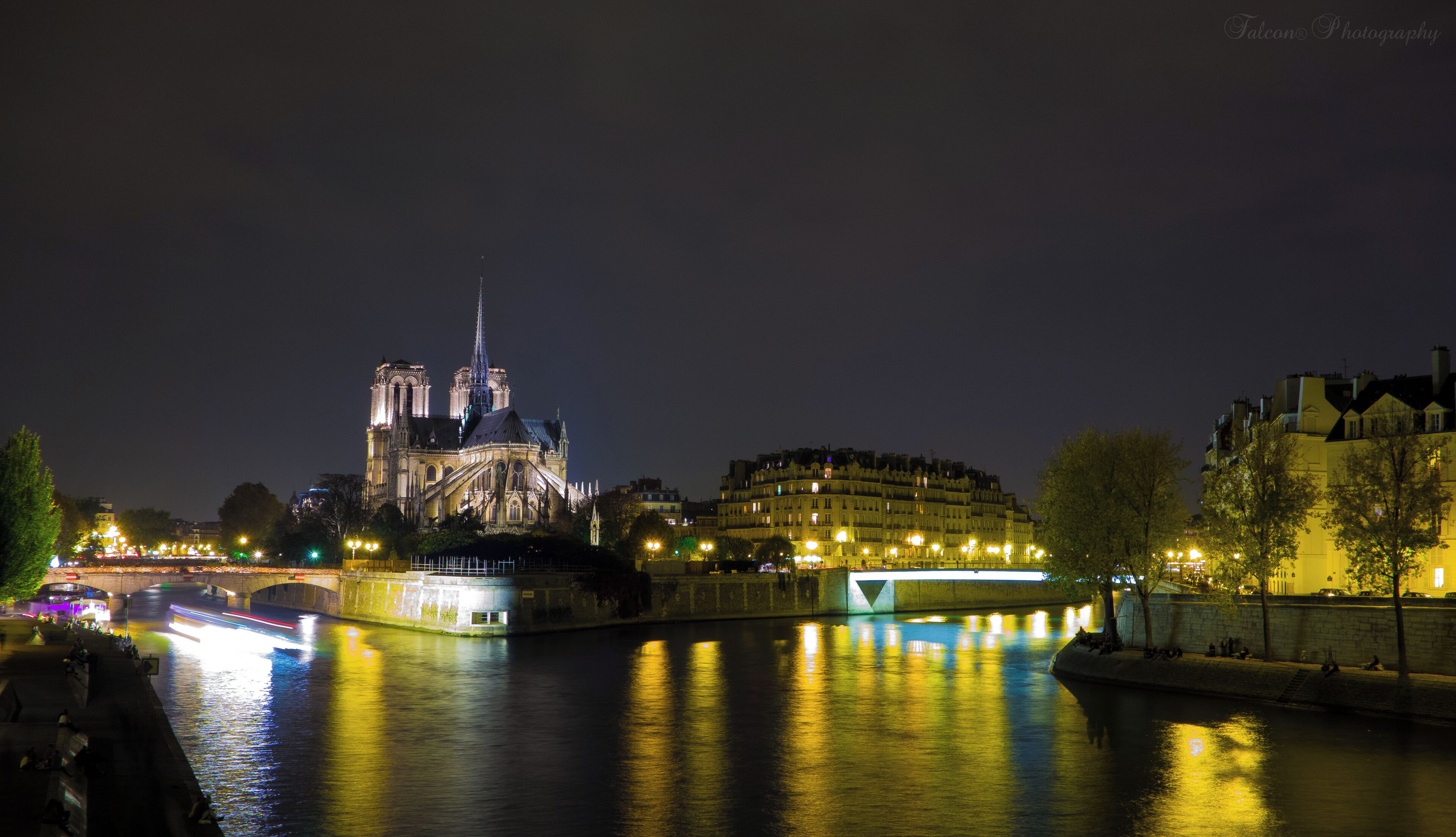 en.wikipedia.org/wiki/%C3%8Ele_de_la_Cit%C3%A9