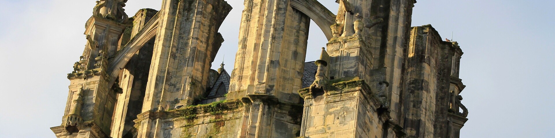 Tour lanterne inachevée face est de l'église Saint-Jean à Caen (Calvados)