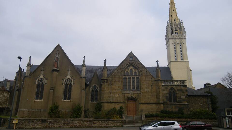 Façade méridionale de l'église Saint-hélier de Rennes (35).