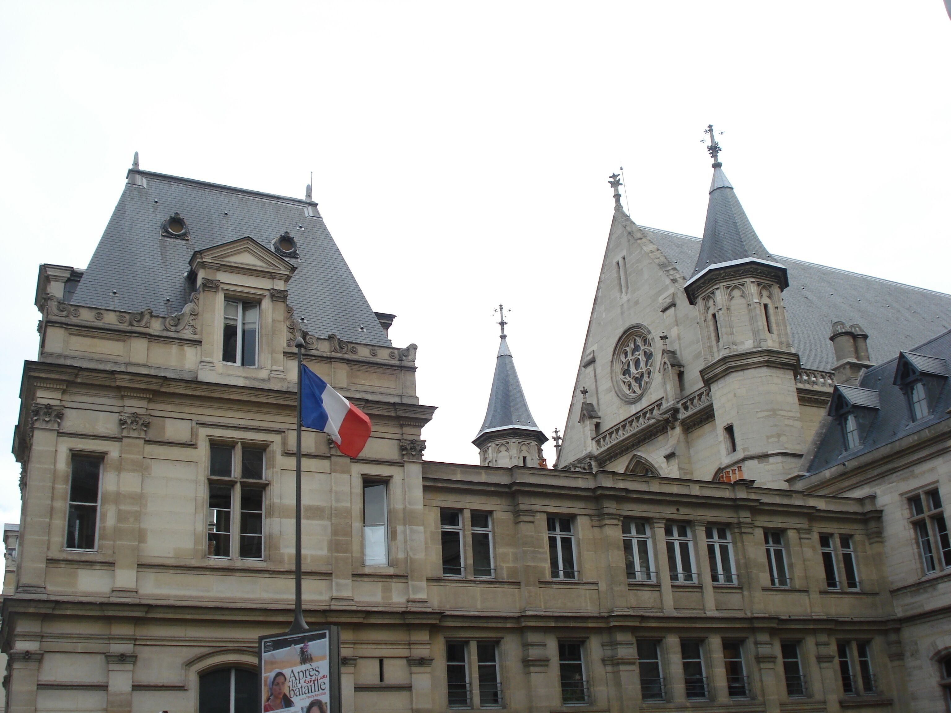 This building is indexed in the Base Mérimée, a database of architectural heritage maintained by the French Ministry of Culture, under the reference PA00086100 .