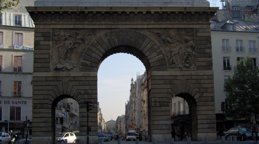This building is classé au titre des Monuments Historiques. It is indexed in the Base Mérimée, a database of architectural heritage maintained by the French Ministry of Culture, under the reference PA00086513 .