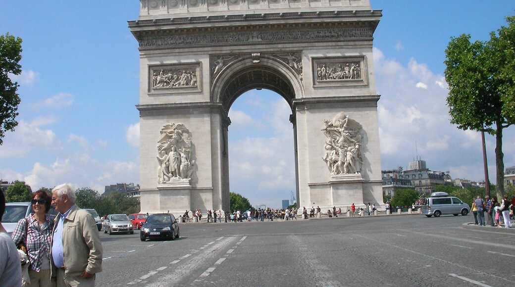 This building is classé au titre des Monuments Historiques. It is indexed in the Base Mérimée, a database of architectural heritage maintained by the French Ministry of Culture, under the reference PA00088804 .
