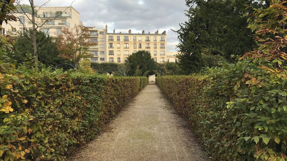 Ancien cimetière de Courbevoie (Hauts-de-Seine, France).