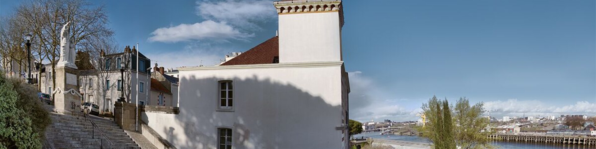 This building is inscrit au titre des Monuments Historiques. It is indexed in the Base Mérimée, a database of architectural heritage maintained by the French Ministry of Culture, under the reference PA44000056 .