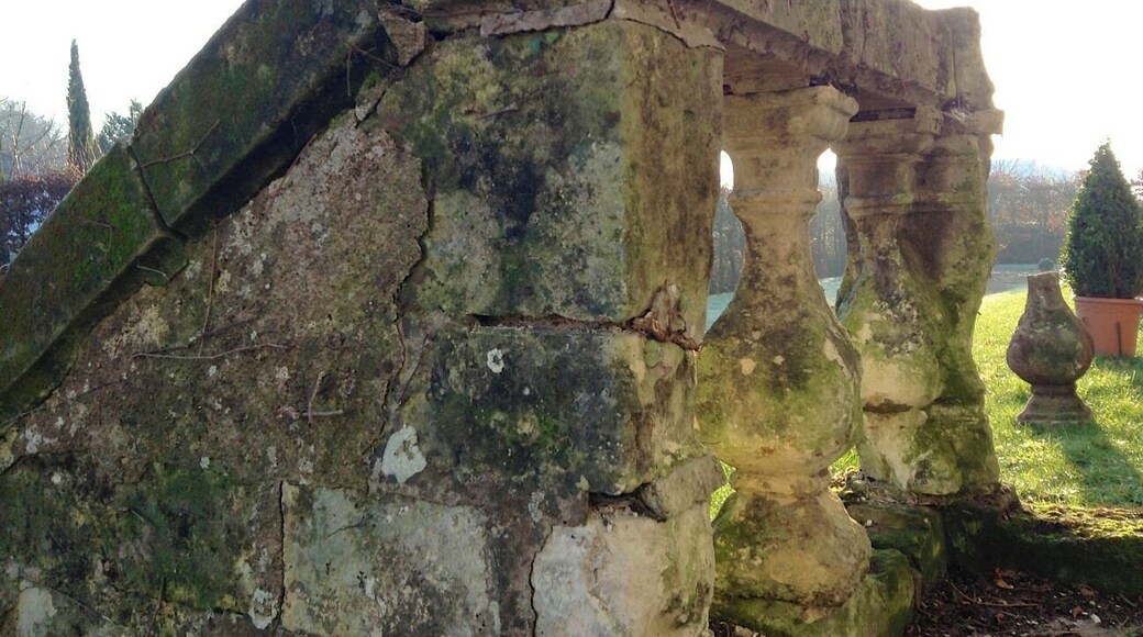 Illustrations du travail des tailleurs de pierre: balustres du perron du jardin à la française.