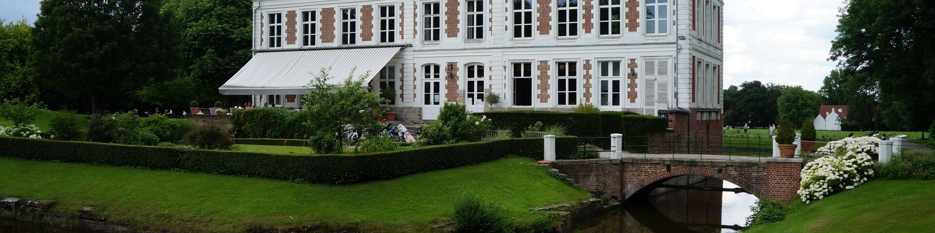 Château du Sart, façades est et nord, Villeneuve-d'Ascq,France.