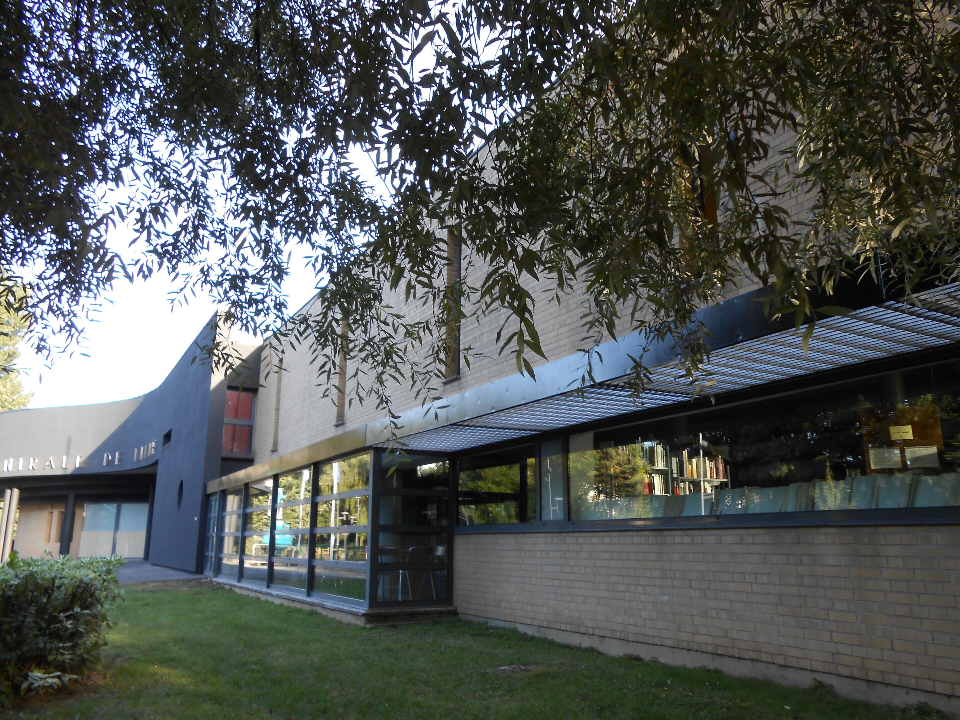 École centrale de Lille - graduate engineering school in Lille, France - Library