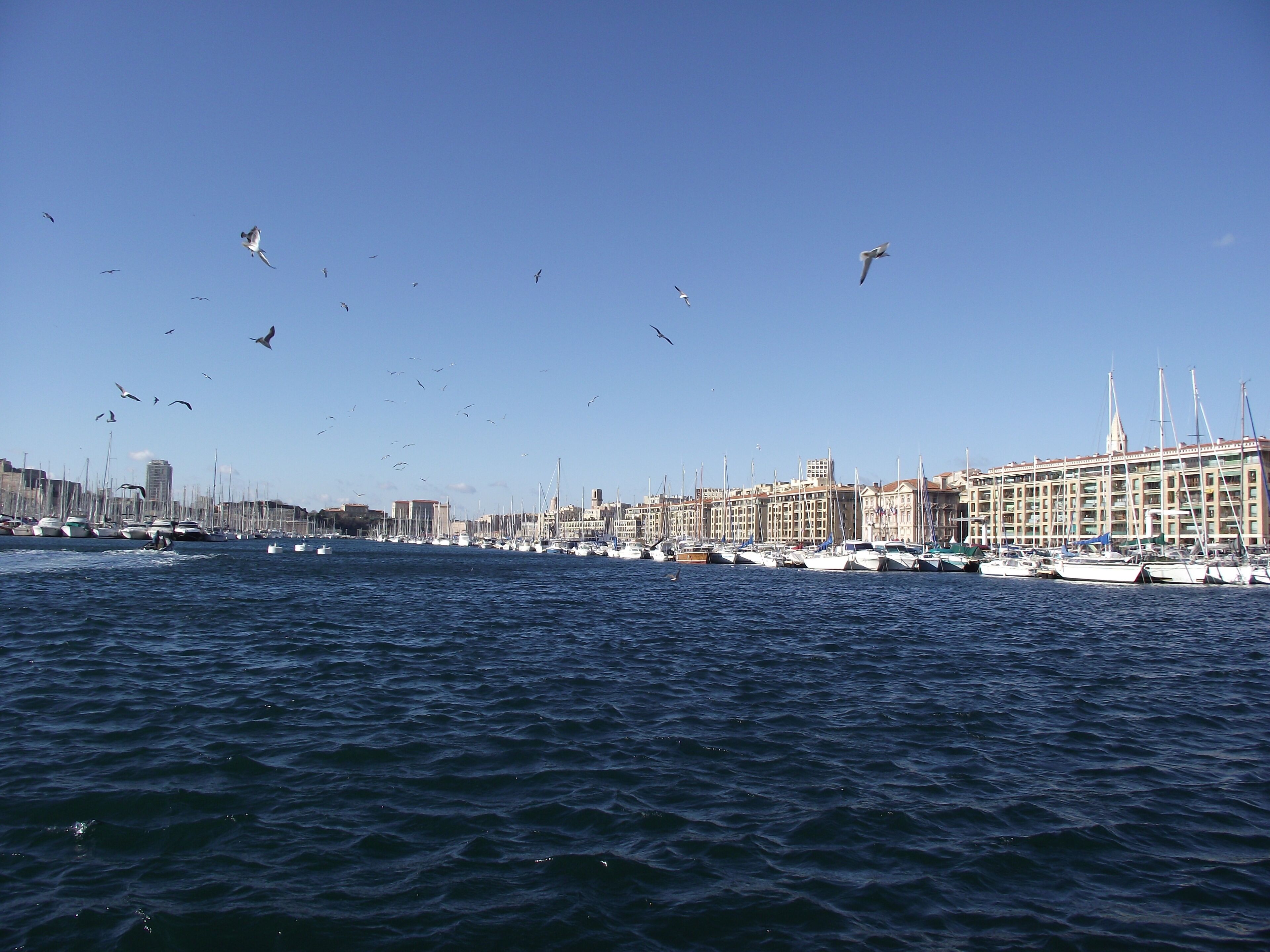 Belsunce | Quai de la Fraternité Panoramic view of the Old Port of Marseille from Quai de la Fraternité.