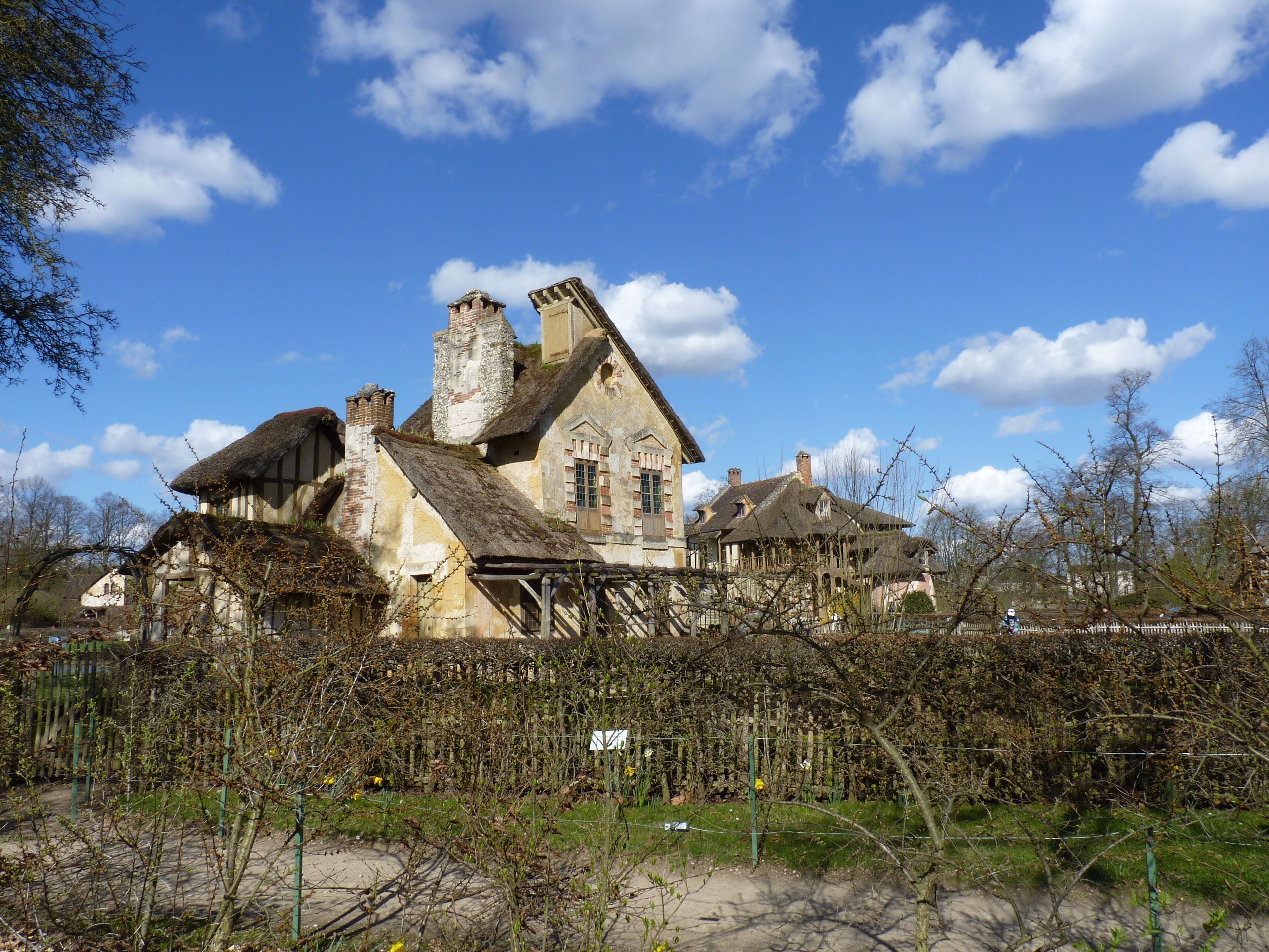 Bom, eles tinham tudo lá, até uma fazenda! Próximas fotos são da fazenda com tudo que se possa imaginar, até lugar pra fazer queijo!